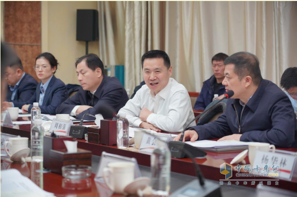 陕汽：百辆天然气牵引车正式交付