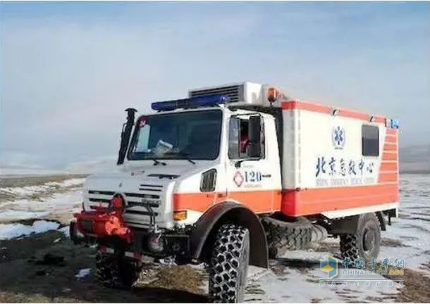 地震救援，乌尼莫克始终勇往直前