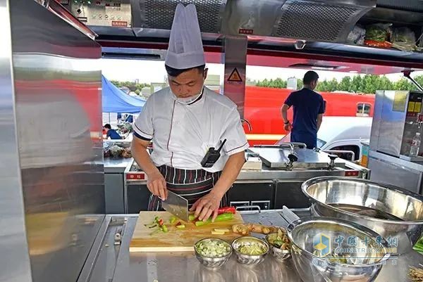 森源鸿马多功能饮食保障车：应急救援中的 “移动厨房”