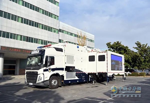 森源鸿马双拓展通信指挥车即将闪耀警博会 助力警务高效升级