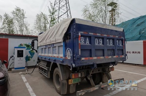 北京建筑垃圾清运 瑞沃纯电自卸车担当重任