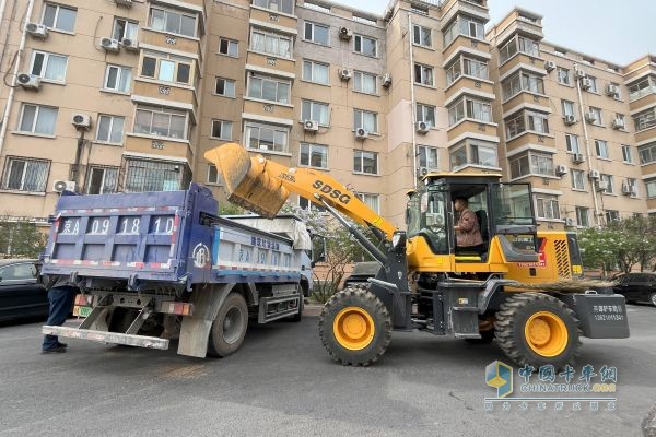 北京建筑垃圾清运 瑞沃纯电自卸车担当重任