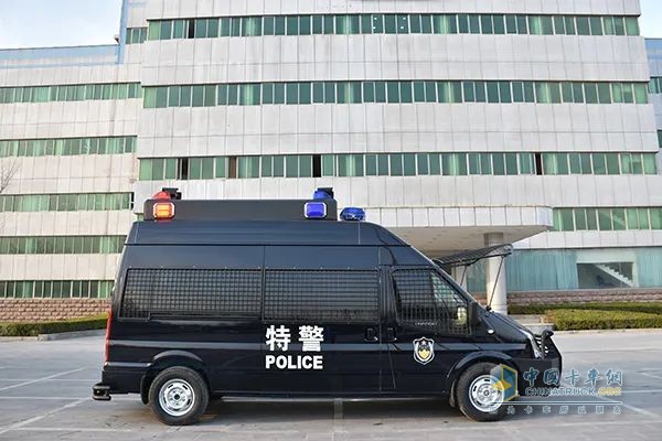 捍卫安宁的钢铁堡垒—森源鸿马防暴突击车