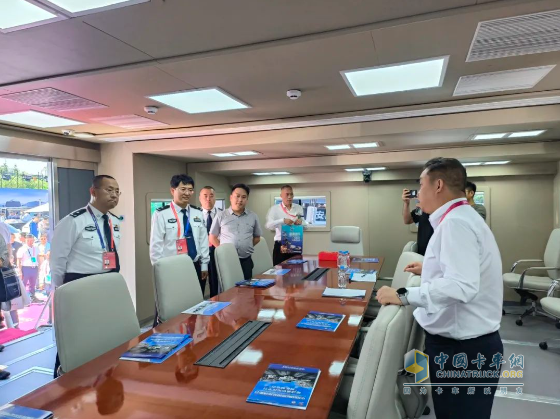 森源鸿马闪耀第十二届警用装备博览会：诠释“移动通信指挥车平台智能制造者”实力