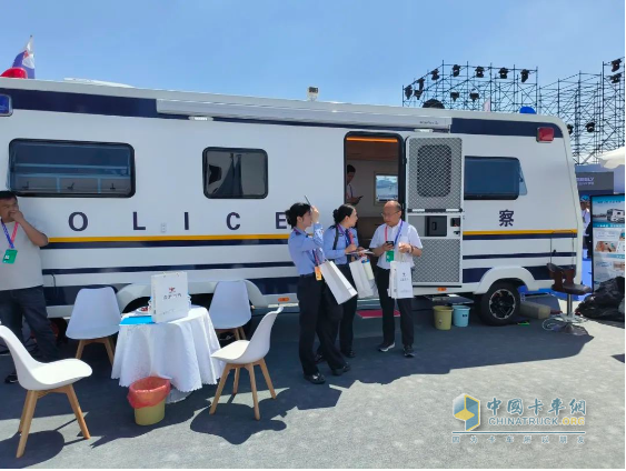 森源鸿马闪耀第十二届警用装备博览会：诠释“移动通信指挥车平台智能制造者”实力