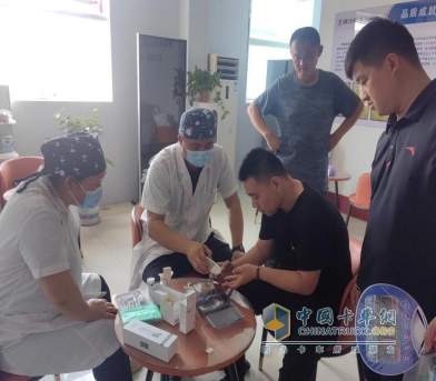 陕汽重卡无忧驿站520关爱盛典 —爱在驿站，健康随行