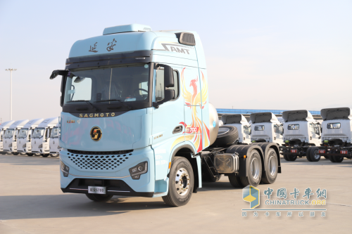 陕汽延安S700 LNG牵引车省气又多拉，让运输更赚钱