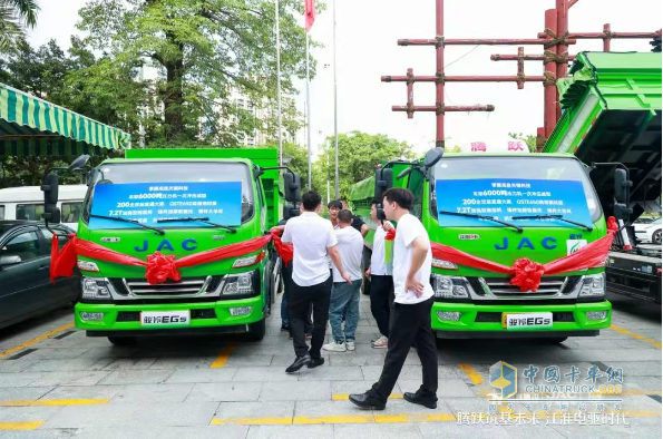 骏铃新能源工程车频频交车，开启绿色城建新未来