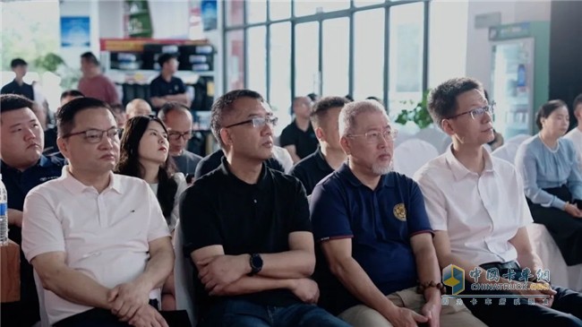 卡友福山城焕新出发，构筑商用车服务新生态！