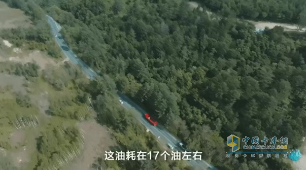 他说：“下个百万公里，我还会选择龙擎！”