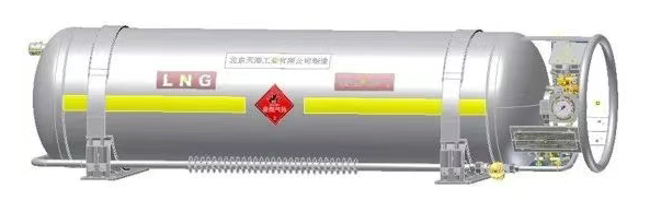 骏铃A9-LNG版，高效更节能，行千里不“喘气”