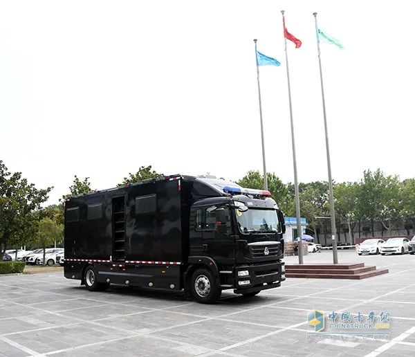 森源鸿马多功能宿营车奔赴湖南 筑牢警务后勤防线