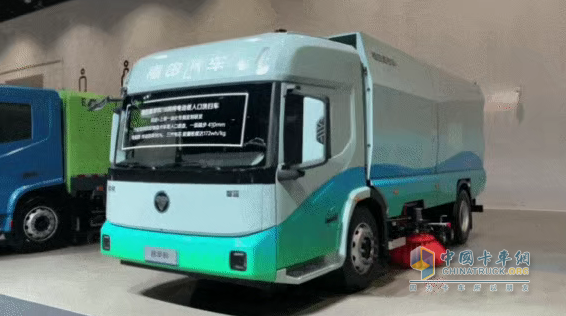福田普罗科卡车低入口洗扫车耀目登场福田汽车2025年中商务会， 以科技重塑环卫新标杆