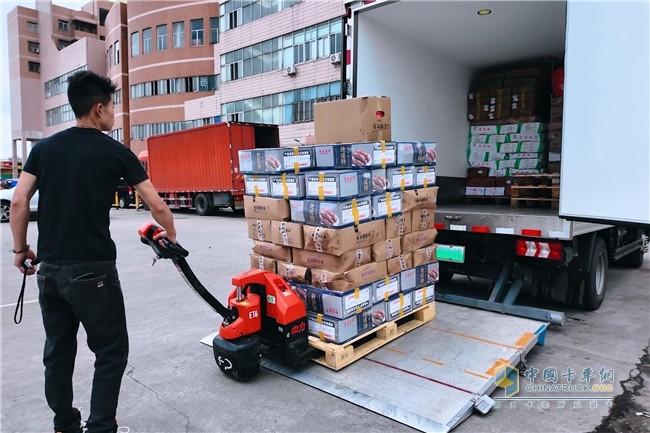 江淮新能源轻卡ES9：智能温控系统攻克冬夏续航难题，保障运输效能