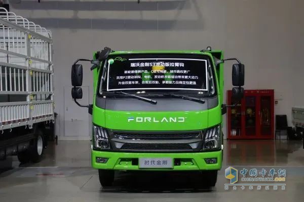 油电双擎 高效运营 瑞沃金刚S3混动版成为城建工程运输新选择