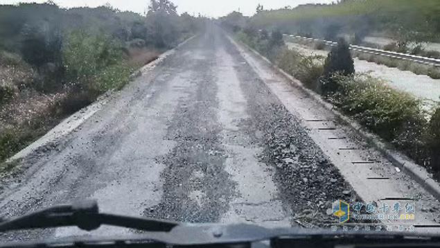 中集车辆“欧冠G”系列铝合金液罐车，解决运输甲醇汽柴油的“老三难”