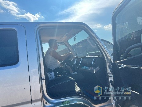 驰骋草原的可靠伙伴：90后“牧羊人”与时代领航S1的千里征途