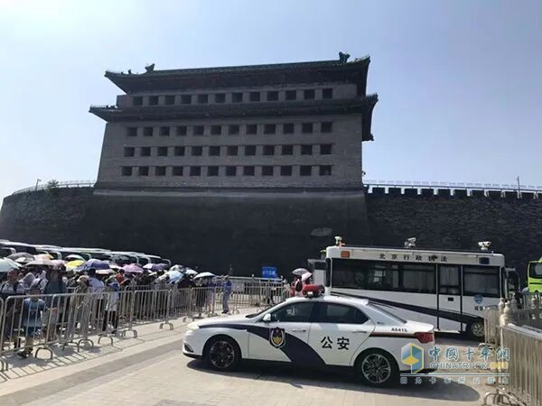 平安不落幕！森源鸿马移动警务室以科技之盾守护北京街头烟火气
