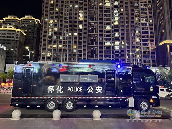 森源鸿马通信指挥车第三站为湖南旅发大会演唱会筑牢 “智慧防线”