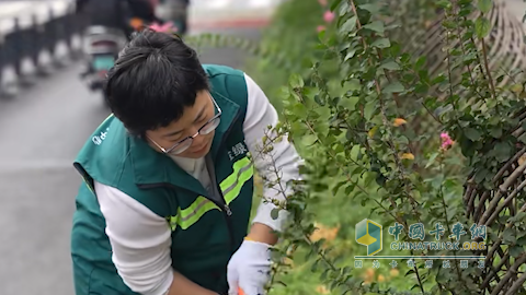 宇通环卫高标准服务大国工匠盛会，扮靓郑州城市容颜！