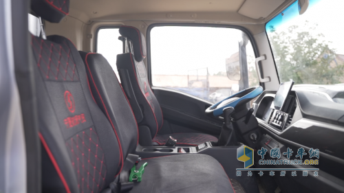 卡友马师傅的真心话：陕汽德龍G200强动力，高舒适 创富就选它