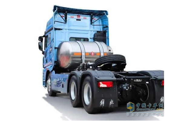 J7领航版660马力LNG牵引车:读懂你的心思,更读懂前路