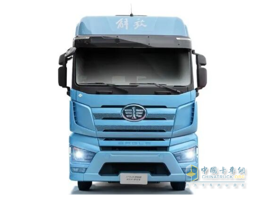 J7领航版660马力LNG牵引车:读懂你的心思,更读懂前路