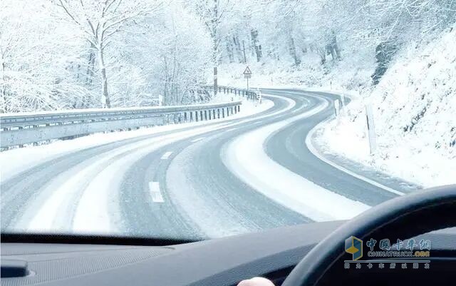 冬季危化品运输行车，预判昼夜行车风险，提高安全驾驶性！