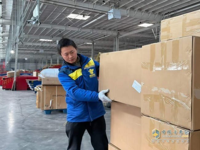 德邦快递的长期主义:从装卸台到雪山之巅的坚守力量