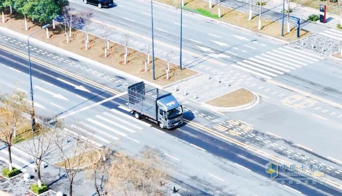 万里砺行：潍柴蓝擎X7 LNG轻卡穿越丝路，赋能高效物流