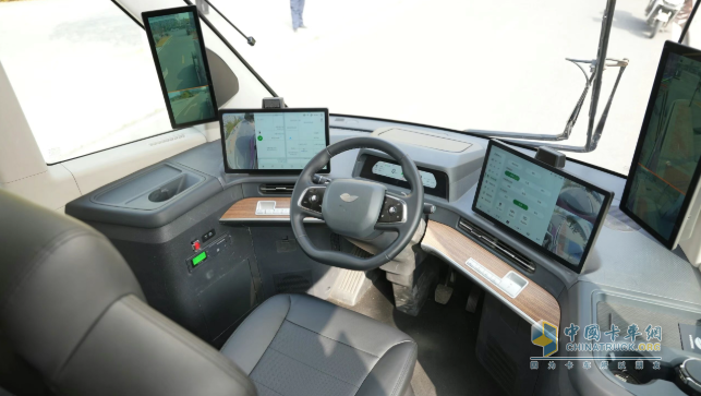 苇渡Windrose&跨越速运战略合作启动！670km长续航纯电重卡投入核心干线运营