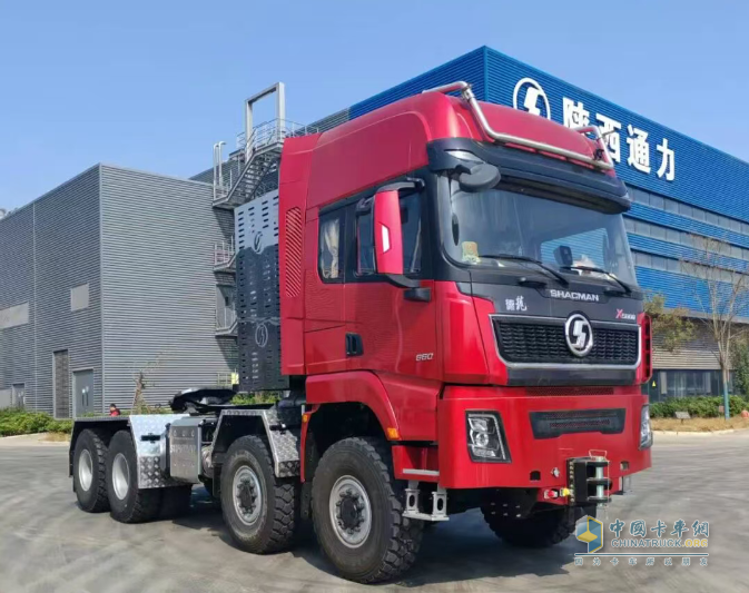 成功下线！陕汽大件牵引车再添新利器