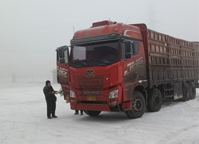 一汽解放昌吉联强服务站暴雪救援纪实