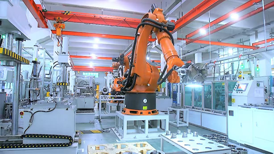 绿控传动：被头部车企“双重投票”的新能源重卡电驱领跑者