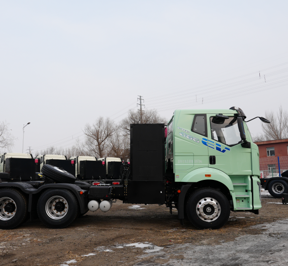 解放J6G Pro标载纯电电驱箱牵引车的“快乐哲学”~