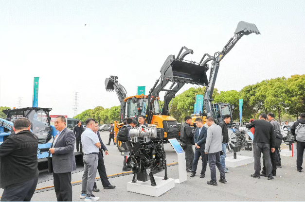 剑指轻型工程机械赛道,潍柴发布全新动力