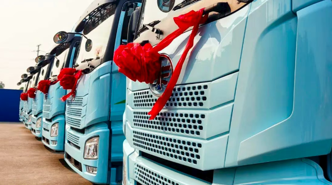 捷报！解放JH6新能源牵引车多地批量交车