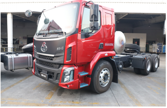 乘龙H5超轻版2.0 LNG子母车：动力、自重、收益全面升级