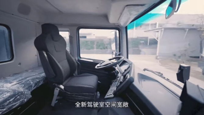 装得多、跑得省，宇通18吨纯电动压缩式垃圾车赋能固废转运新升级！