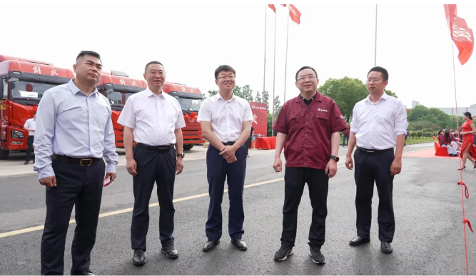 再交115台，全单215台解放JH6十天全交付！