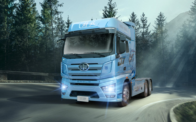 解放J7 6SX1 660马力领航版牵引车:创富随行,实力领航!