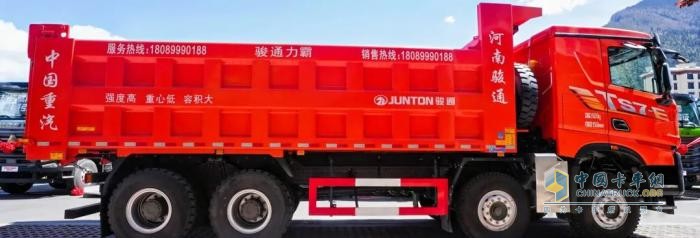 工程王者，焕新升级！中国重汽全新一代TS7自卸车闪耀西藏之巅