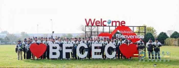 全球合作伙伴走进福康灯塔工厂，共探智能制造新高度