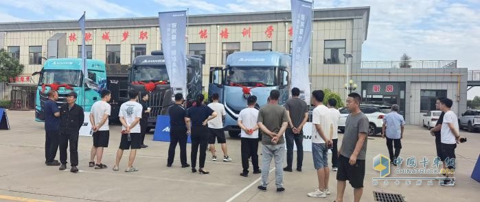 欧曼银河全国巡游嘉年华榆林站：星光汇聚燃动西北
