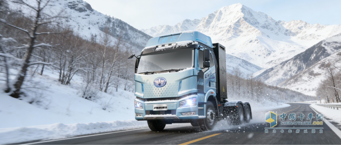 解放J6P复合换电牵引车：用硬核实力回应所有不安