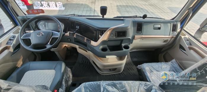 多拉快跑还舒适，乘龙H7 Pro 8X4绿通房车助卡友轻松创富