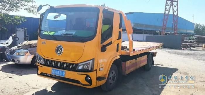 清障救援“不考虑其他车”！罗老板只认陕汽+康明斯