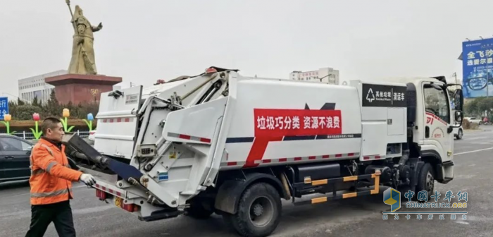 2025春节保障行动 福龙马以责任担当守护城市温度