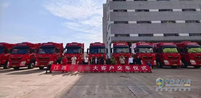 为信赖加气!10台龙擎燃气车交付江西大客户,共赴绿色新程