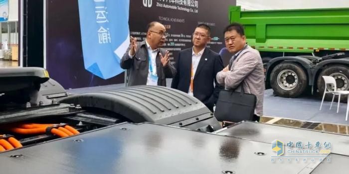 速豹亮相榆林国际煤博会：黑金刚新能源重卡与自研核心系统成焦点